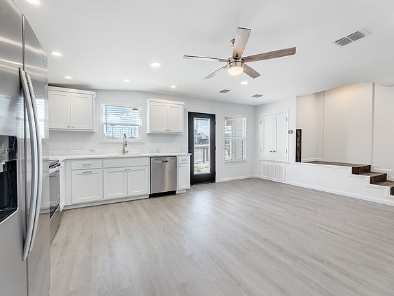 3rd image of 810 Birmingham Ave