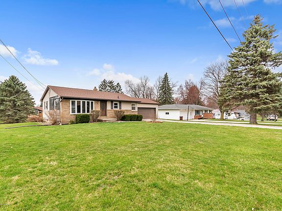 2nd image of 15436 Pinehurst Dr