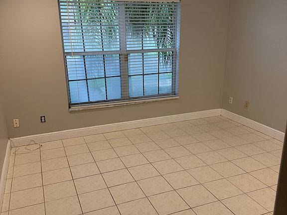5th image of 2874 SW 183rd Ave