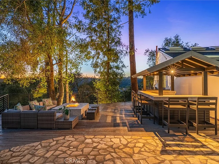9653 Oak Pass Rd — Photo 37