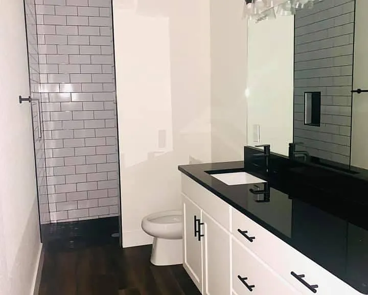 595 W Saunders St — Photo 10