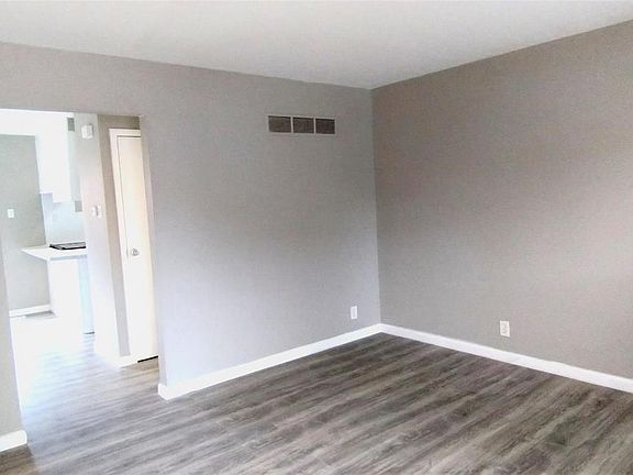 5th image of 1238 Clarkson Ct