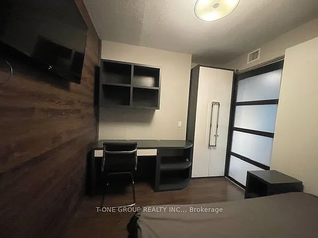 330 Phillip St #2604 — Photo 10