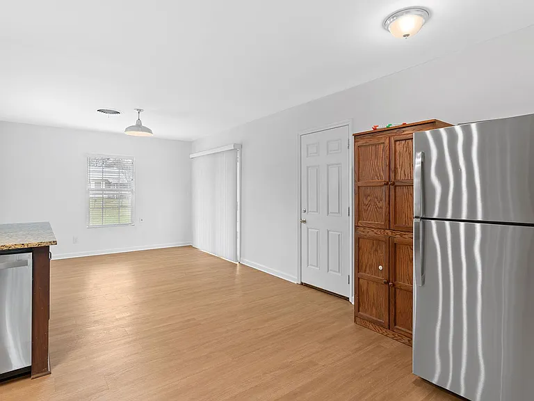 7704 Delafield Ln — Photo 10