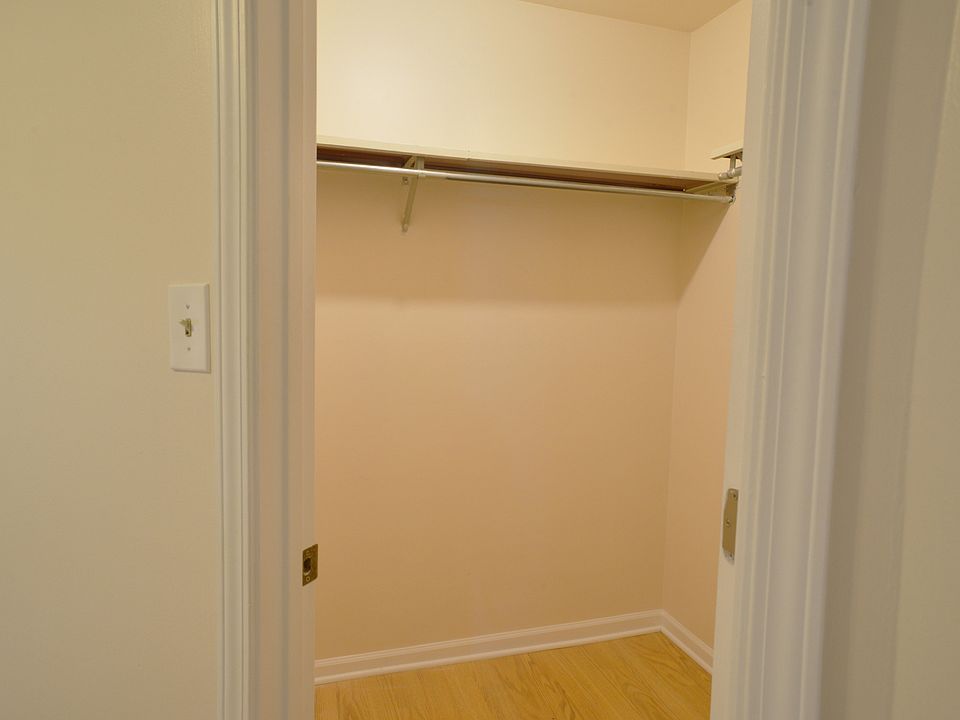 1st image of 1263 Wyndham Ln APT 102