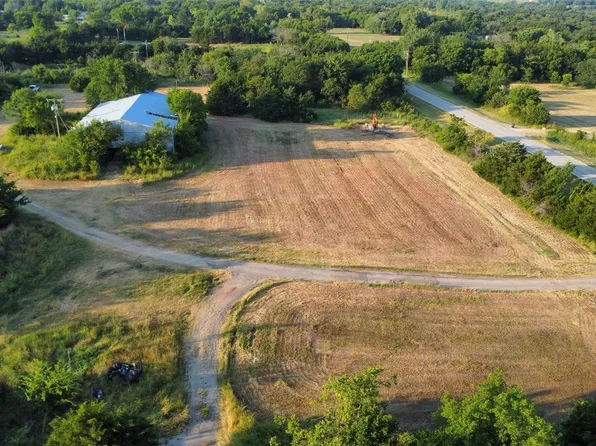 2 S Highway 99 Rd, Hallett, OK 74034