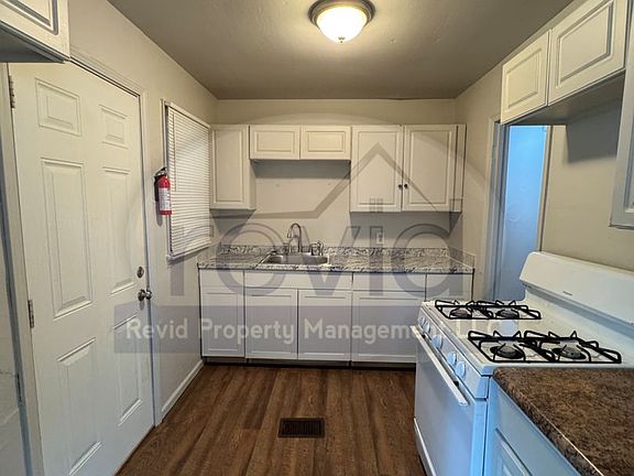 4th image of 1445 Luverne St