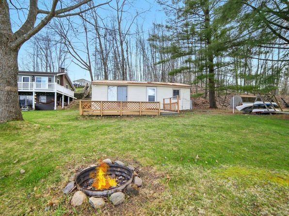 9176 Hillcrest Dr, Reed City, MI 49677