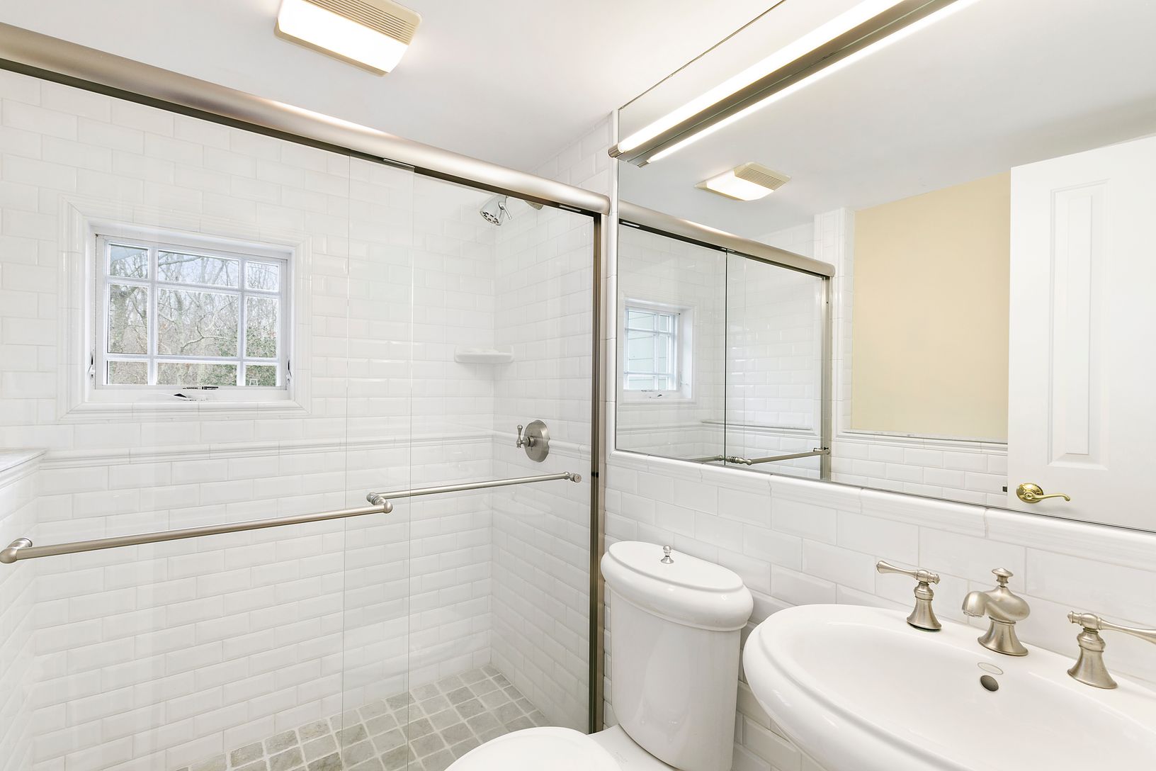  Shared Upstairs Guest Bathroom