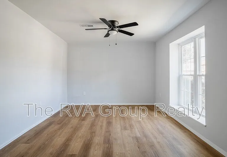 749 Pleasant St — Photo 5