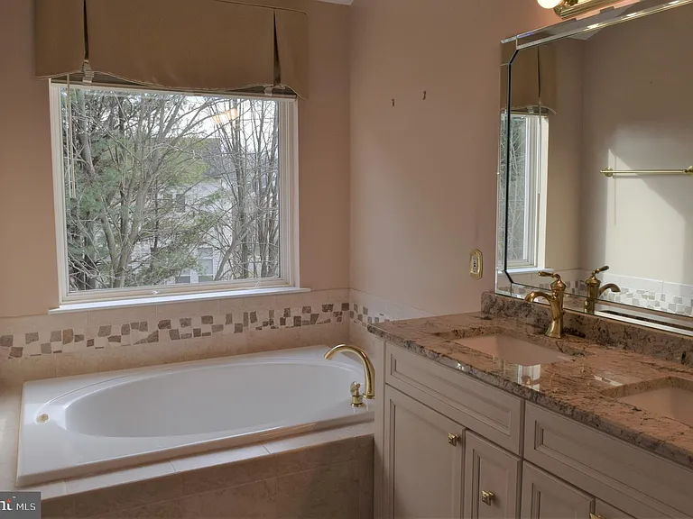 8933 Royal Astor Way — Photo 28