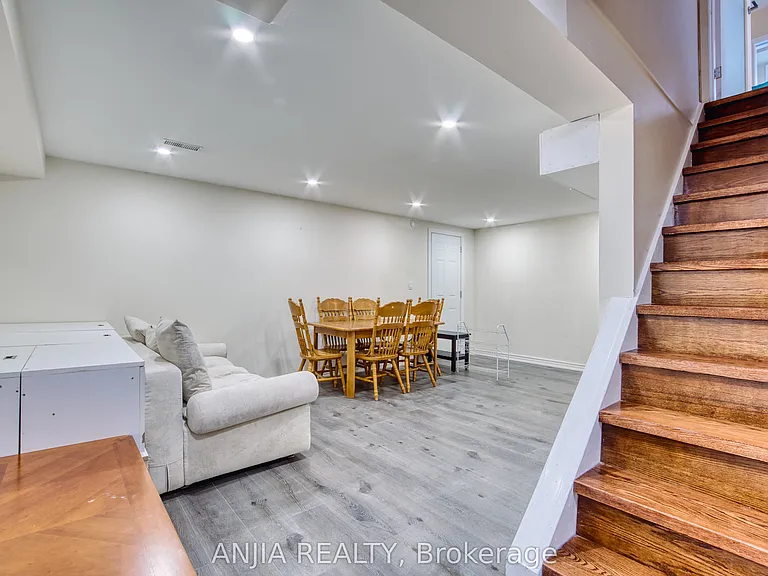 37 Allangrove Cres #BASEMENT — Photo 2