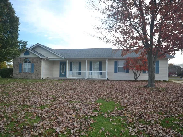 704 S Hickory St, Smithton, IL 62285