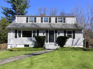 22 Pleasant St, Katonah, NY 10536