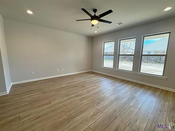 2nd image of 75460 Victoria Dr