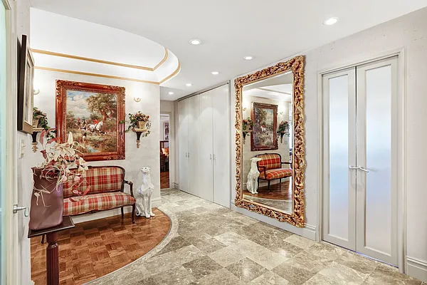 Sold by SW Realty Capital LLC | media 12