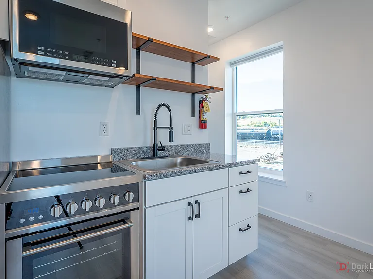 130 N F St — Photo 40