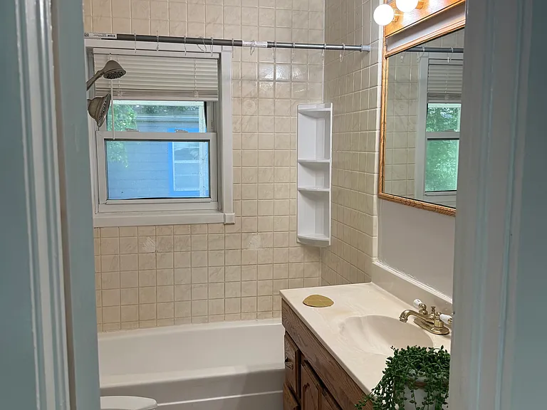 425 S 45th West Ave — Photo 2