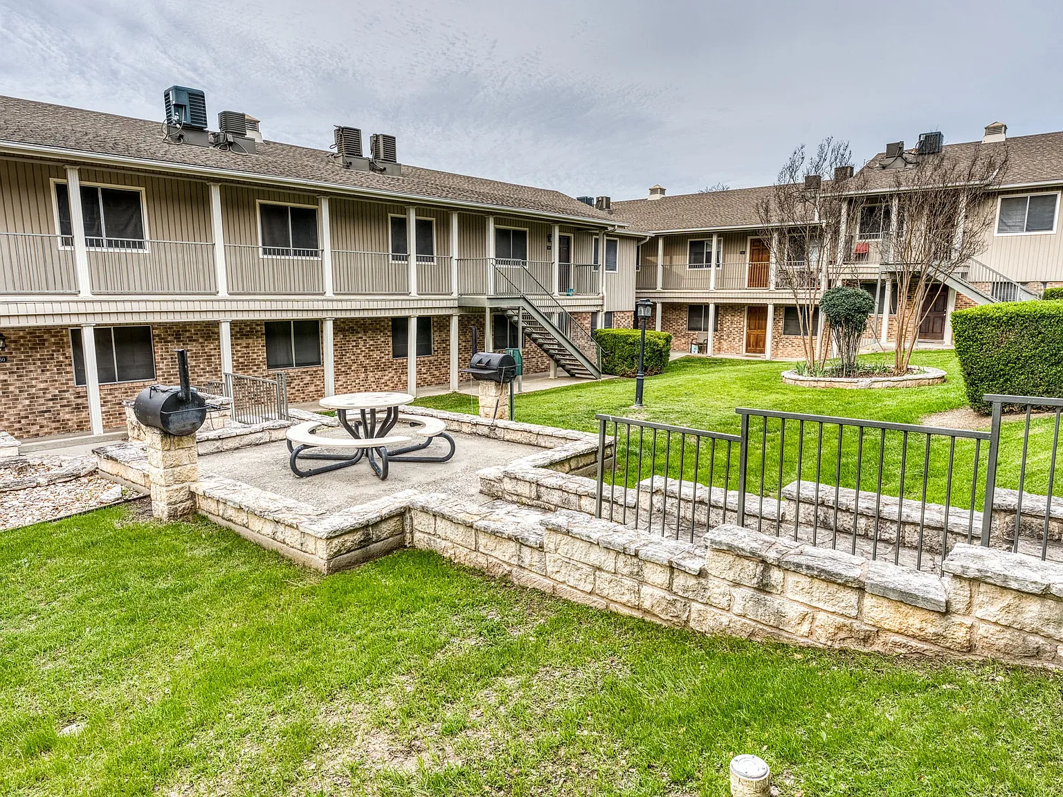 Juniper Springs Apartments — Photo 2