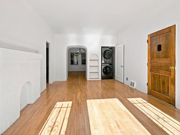 3121 E 5th St #3121 — Photo 4