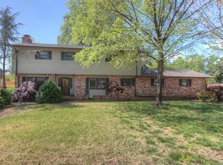 906 W D St, Jenks, OK 74037