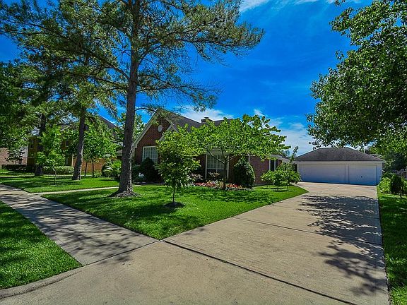 2nd image of 24810 Brattle Dr