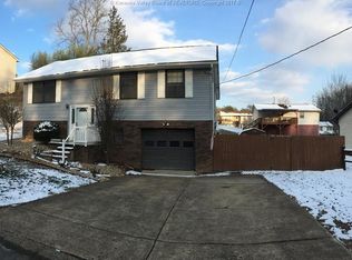 5013 Elmhaven Cir, Cross Lanes, WV 25313