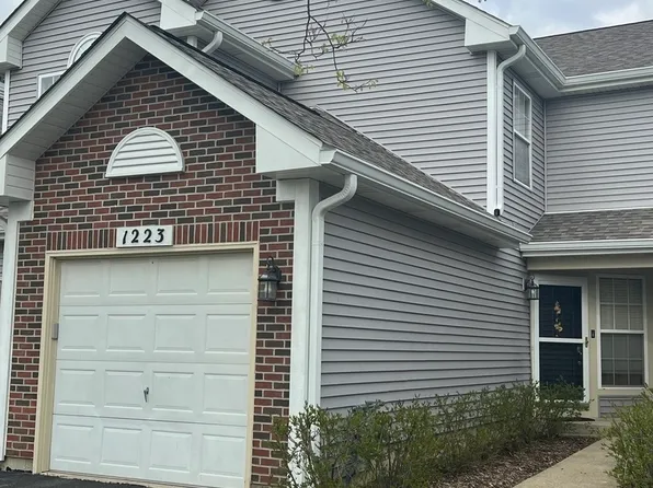 1223 Hathaway Cir #1223, Elgin, IL 60120