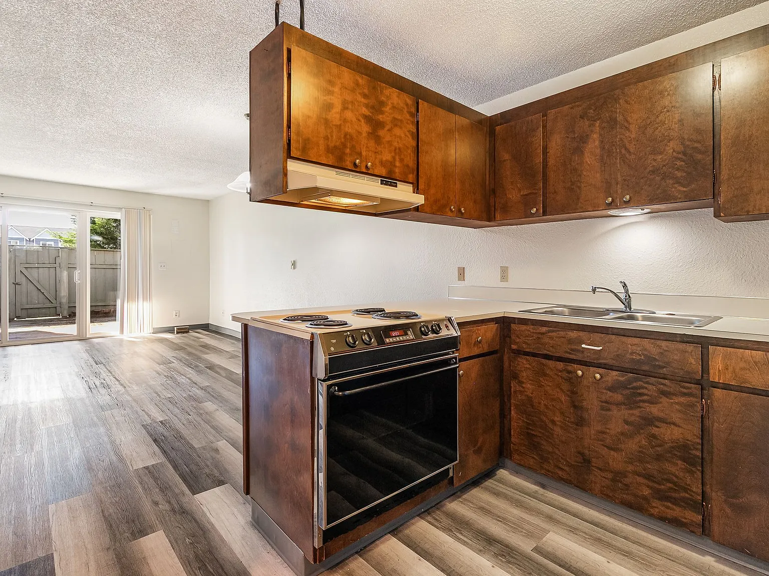 Holly Park Apartments in Ferndale - Schedule a Tour Today! — Photo 1