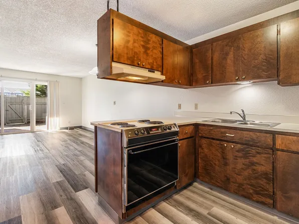 Holly Park Apartments in Ferndale - Schedule a Tour Today!, 5721 Hendrickson Ave APT 6, Ferndale, WA 98248