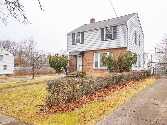 4th image of 16101 Delrey Ave