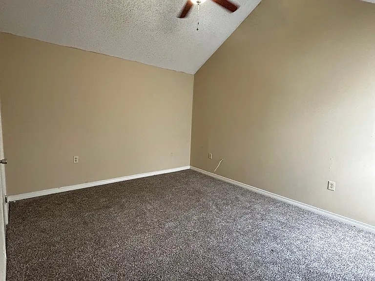 1466 Lake Calais Ct #B — Photo 10