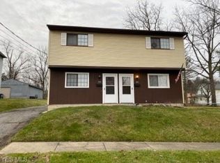 103 Columbus St #105, Struthers, OH 44471