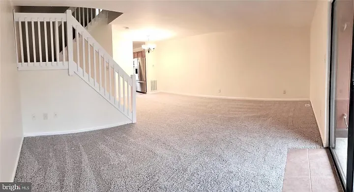 147 Larchwood Ct — Photo 4