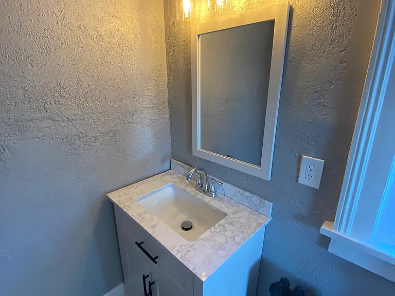 318 Mentor Ave #2 — Photo 21