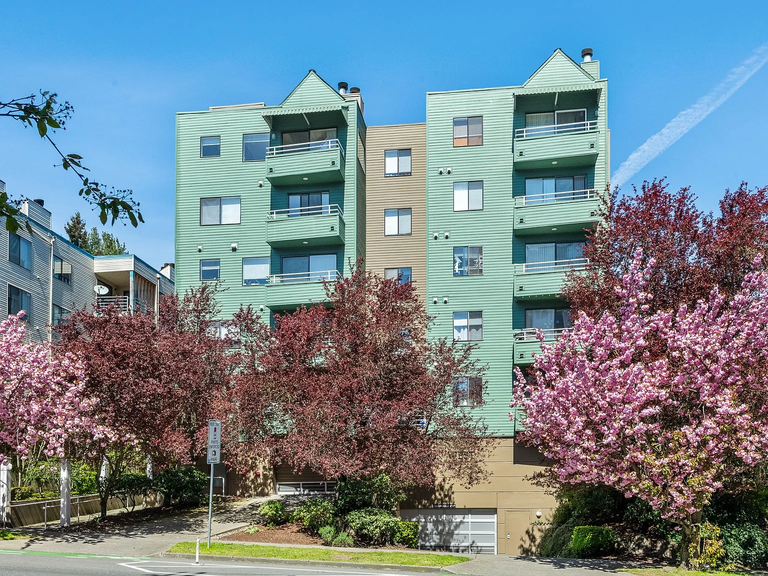 Avalon West Apartments — Photo 3