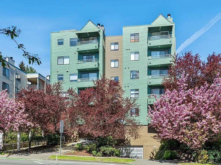 Avalon West Apartments — Photo 3