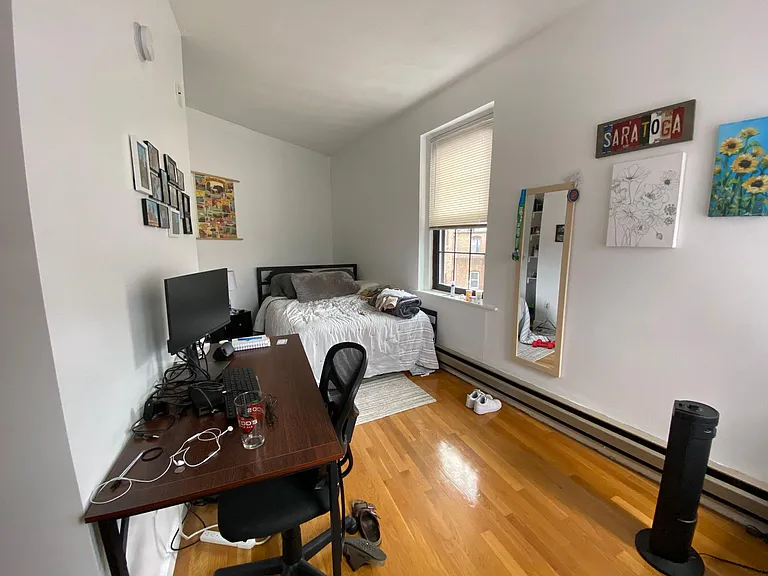 9 Charter St #4F — Photo 11