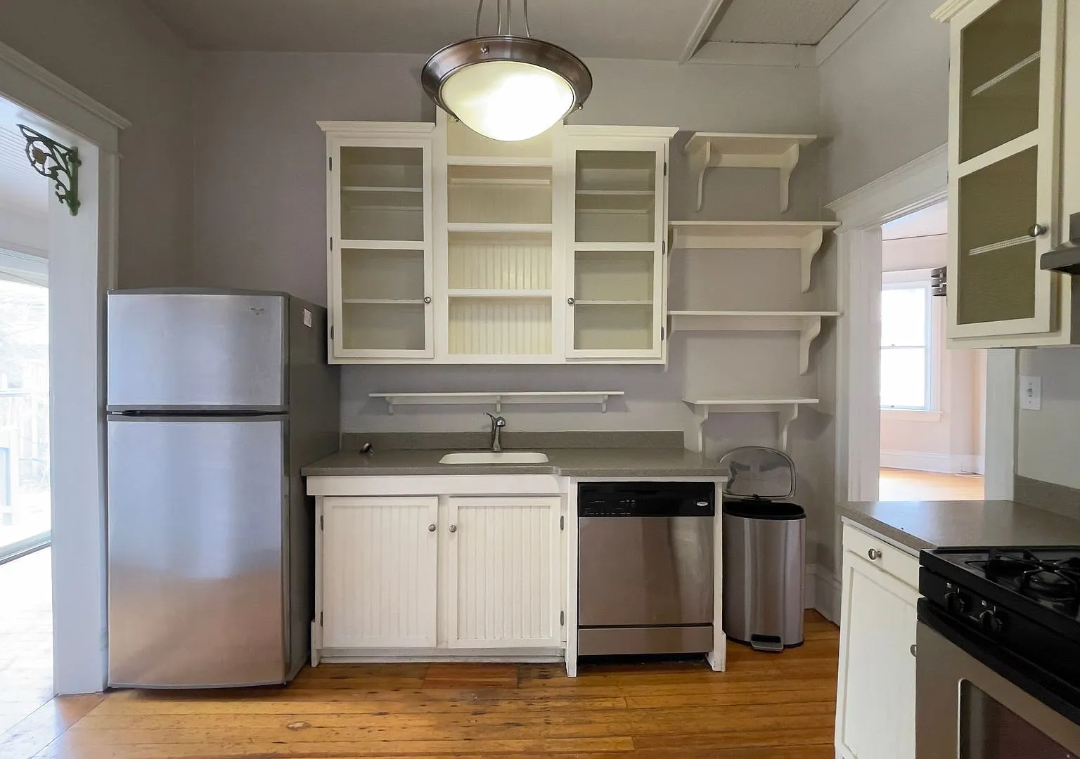 Beautiful 3 bed/2 bath Near Downtown! — Photo 3