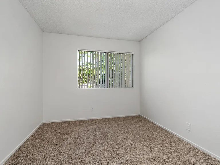 Sutter's Mill Apartments — Photo 27
