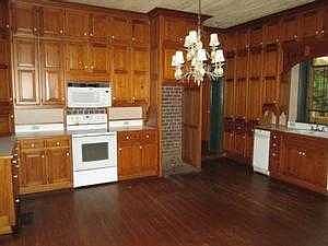 KITCHEN VIEW 1