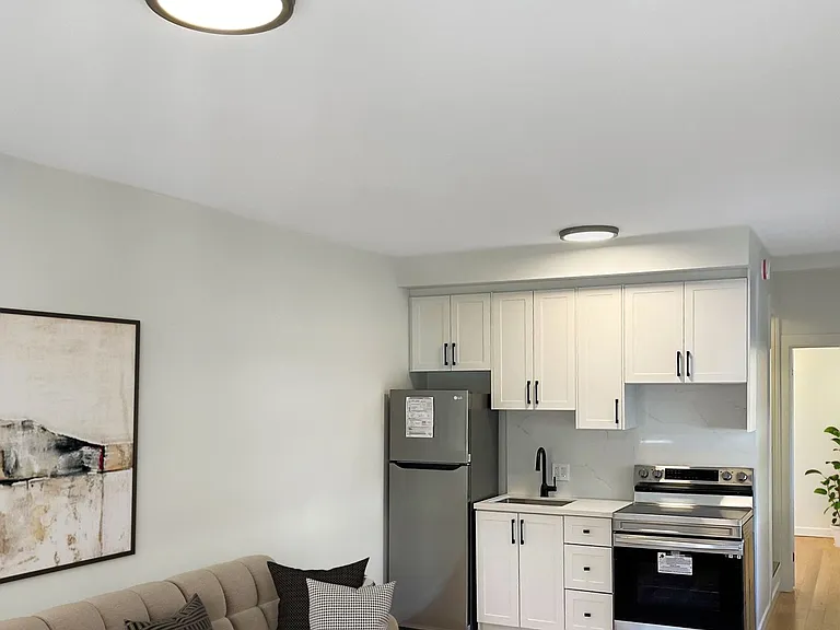 1007 Kingston Rd #C — Photo 2