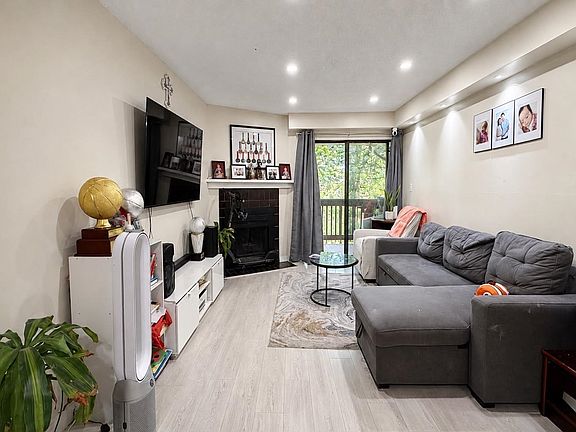 2nd image of 10560 154th St #306