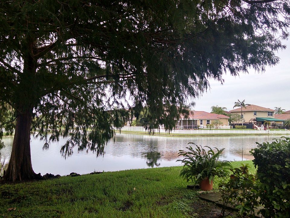 1st image of 1880 Bayberry Dr