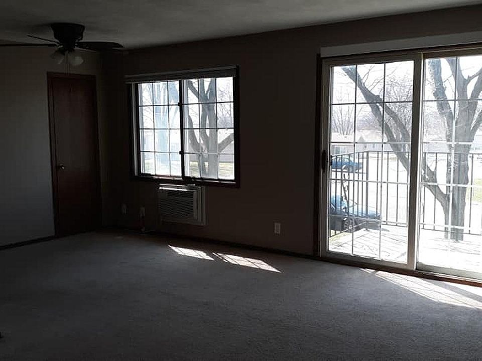 2nd image of 11 N Greenfield Dr APT 3