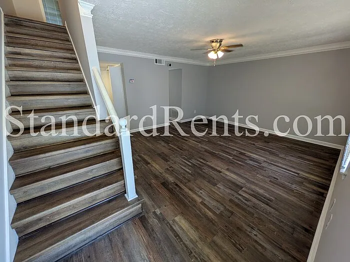 2 bed, 1.5 bath, $1,350 — Photo 2