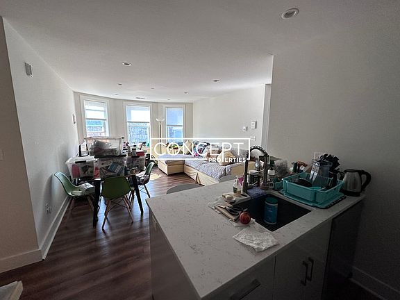2nd image of 843 Columbia Rd #3CP