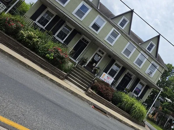 254 N Main St, Trumbauersville, PA 18970
