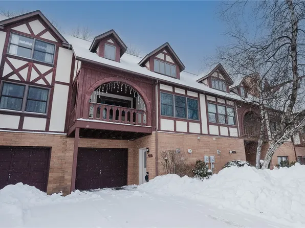 205 Briarwood, Indiana, PA 15701