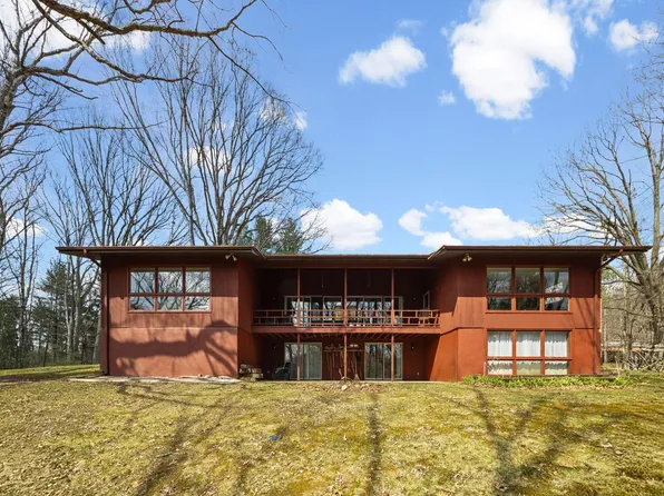 1050 Windwood Ln, West Lafayette, IN 47906